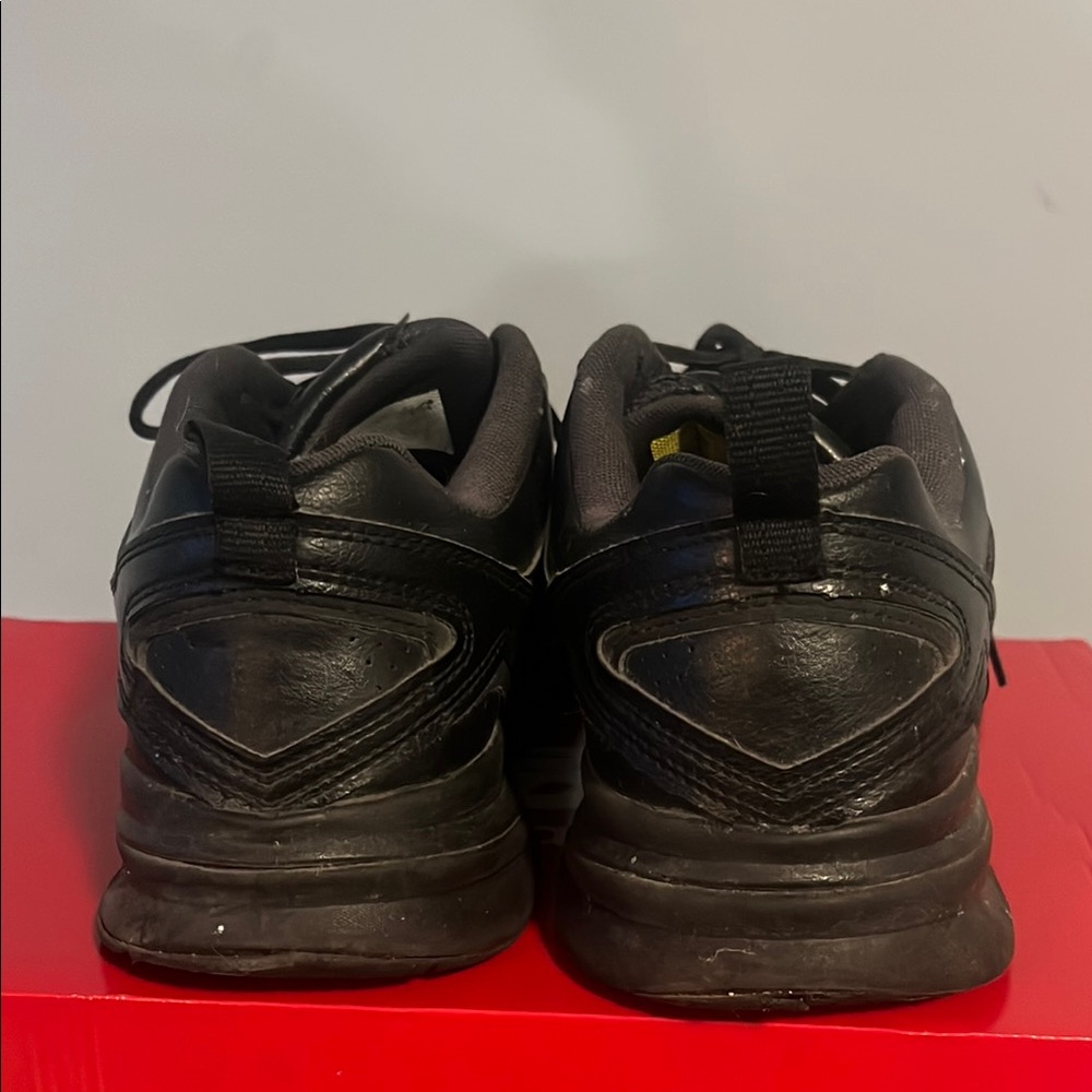 New Balance Black Sneakers with Cushioned Sole and Breathable Mesh - Picture 4 of 5